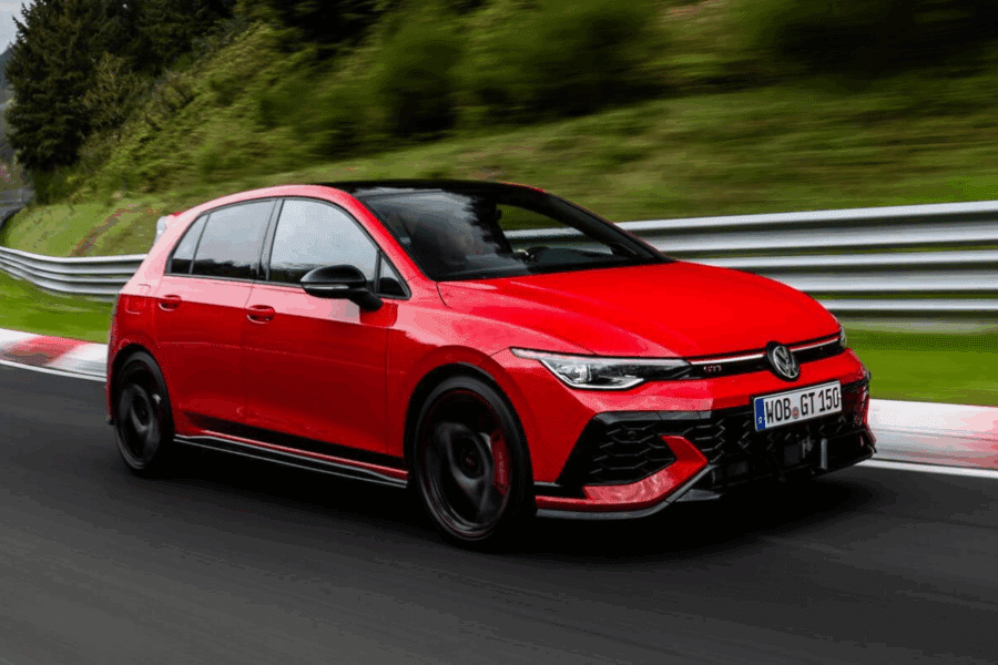 Un anniversaire explosif : La Golf GTI EDITION 50 célèbre 50 ans de passion automobile !