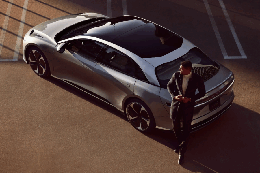 La Lucid Air va PLUS LOIN avec MOINS de batterie… Voici pourquoi c’est un game-changer !