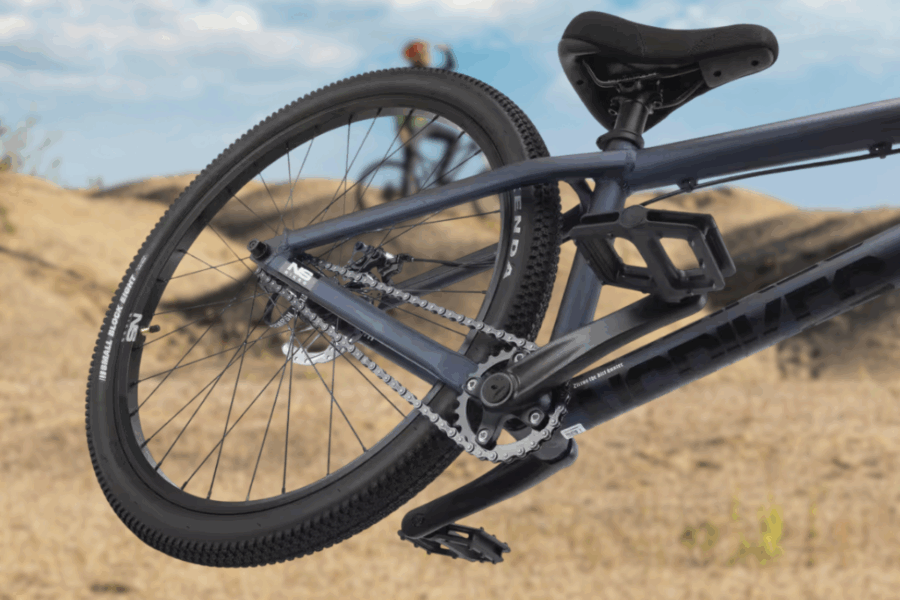 Dirt à prix cassé ! Le NS Zircus 26″ bleu de chez Decathlon est seulement à 599€ en ce moment !