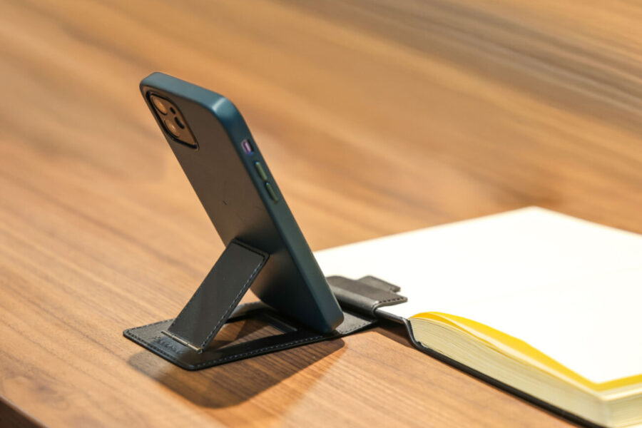 Phoneside Note : le support pratique qui connecte smartphone et carnet !