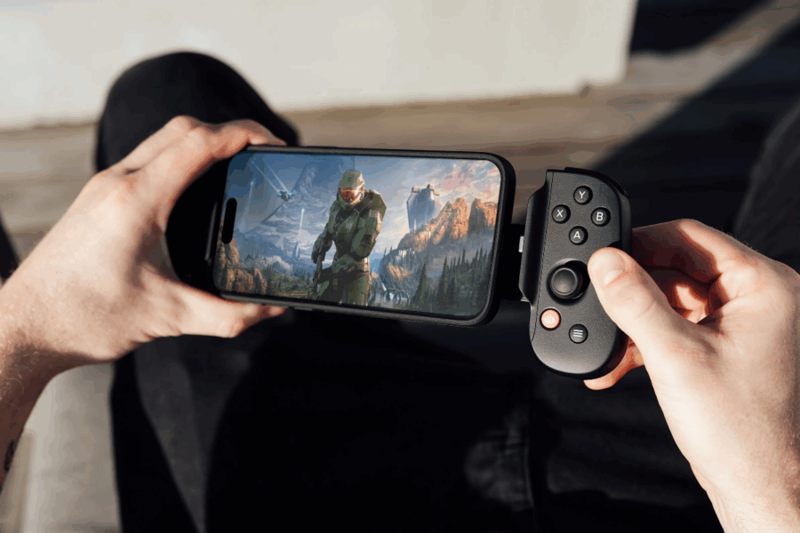 Fini les écrans tactiles ! Voici les manettes qui améliorent le gaming mobile