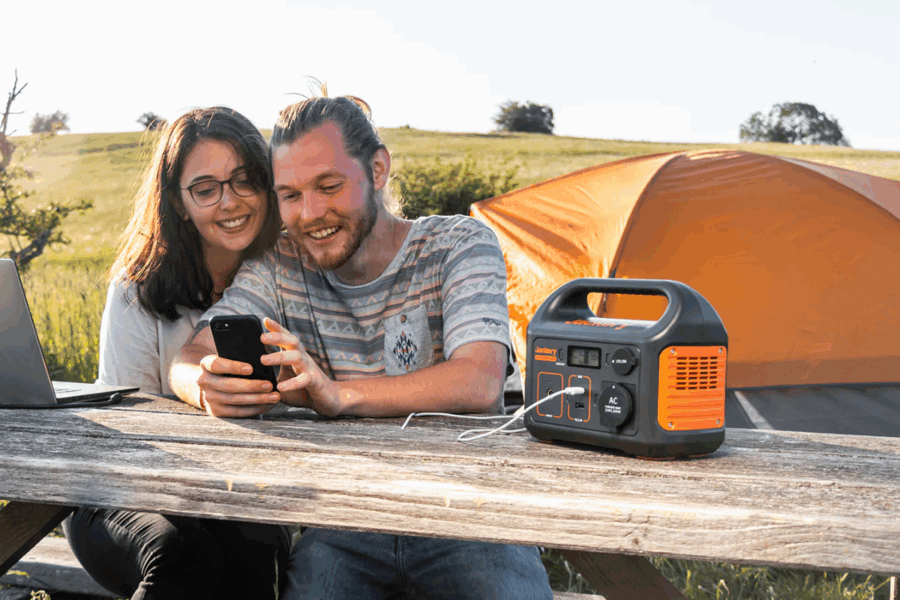 Camping, urgences, travail : quelle station d’énergie portable sera votre compagnon cet été ?
