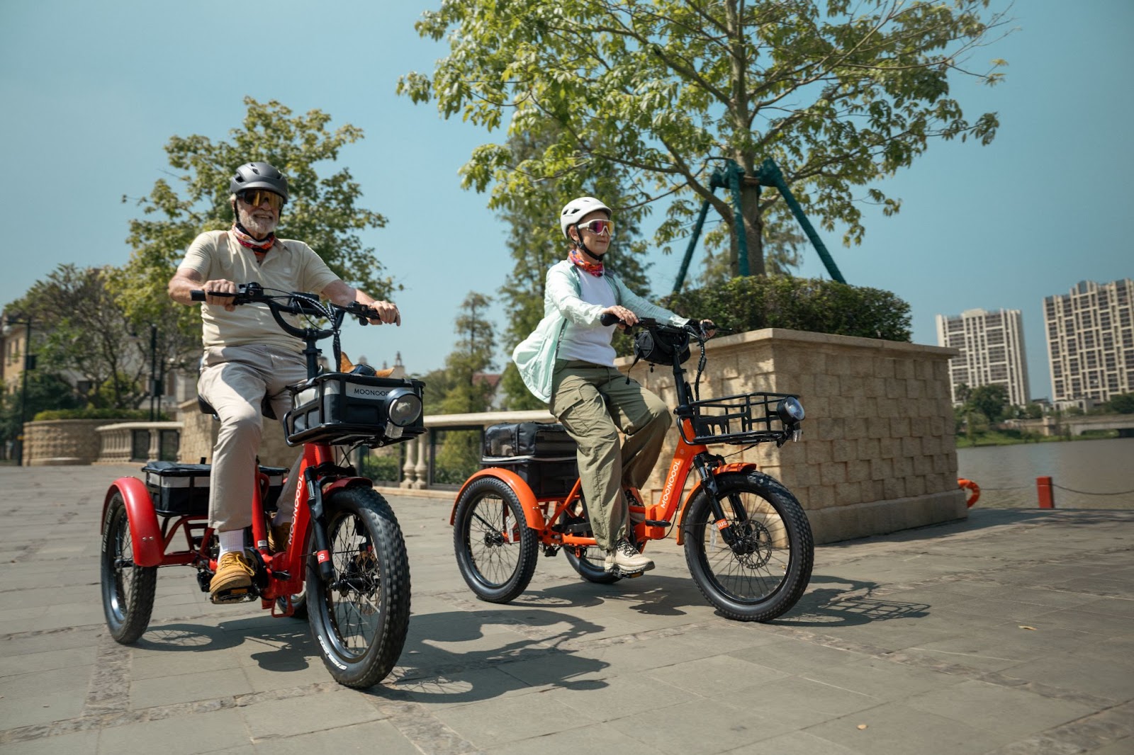 Trikes électriques Mooncool : Un moyen de transport sûr et sain
