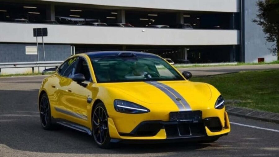 Pourquoi la Xiaomi SU7 Ultra a été vue au QG de Ferrari ?