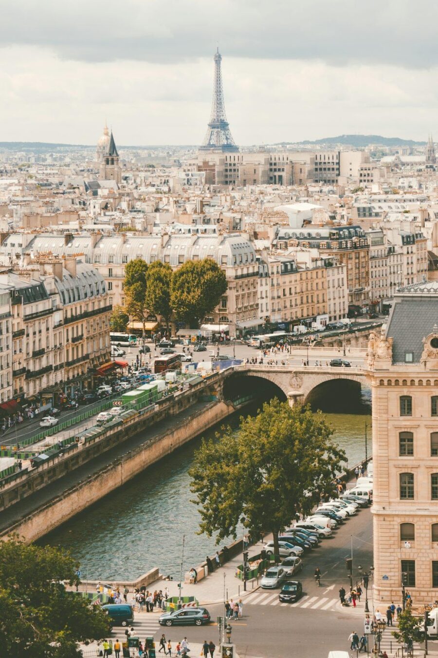 Le guide ultime pour utiliser la technologie eSIM lors de vos voyages en France en 2025